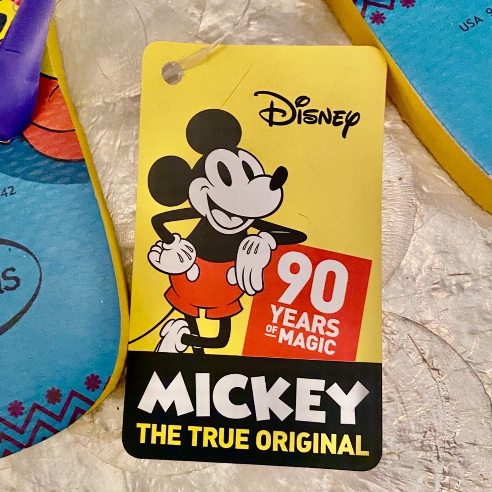 Havaianas Disney Mickey Mouse Special 90th Anniversary Edition Flip Flops NWT - Picture 5 of 6